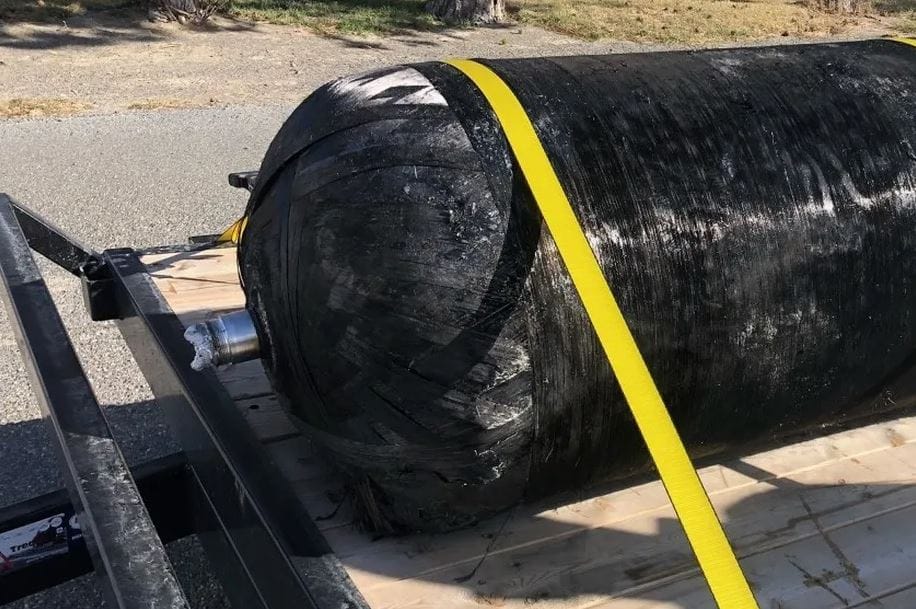 Kiment a farmjára, a SpaceX visszahullott rakétadarabja fogadta