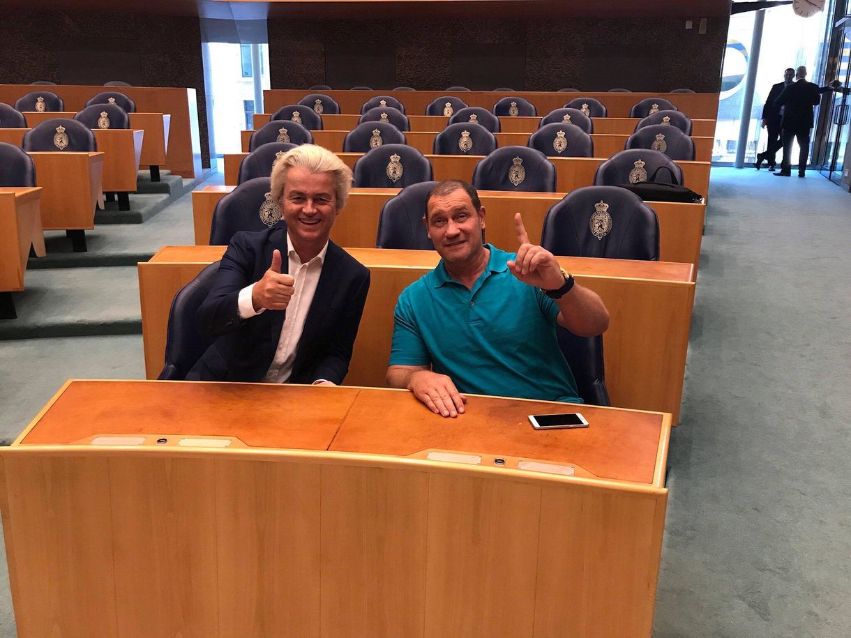 Geert Wilders beültette Bunyós Pityut a holland parlamentbe – fotók