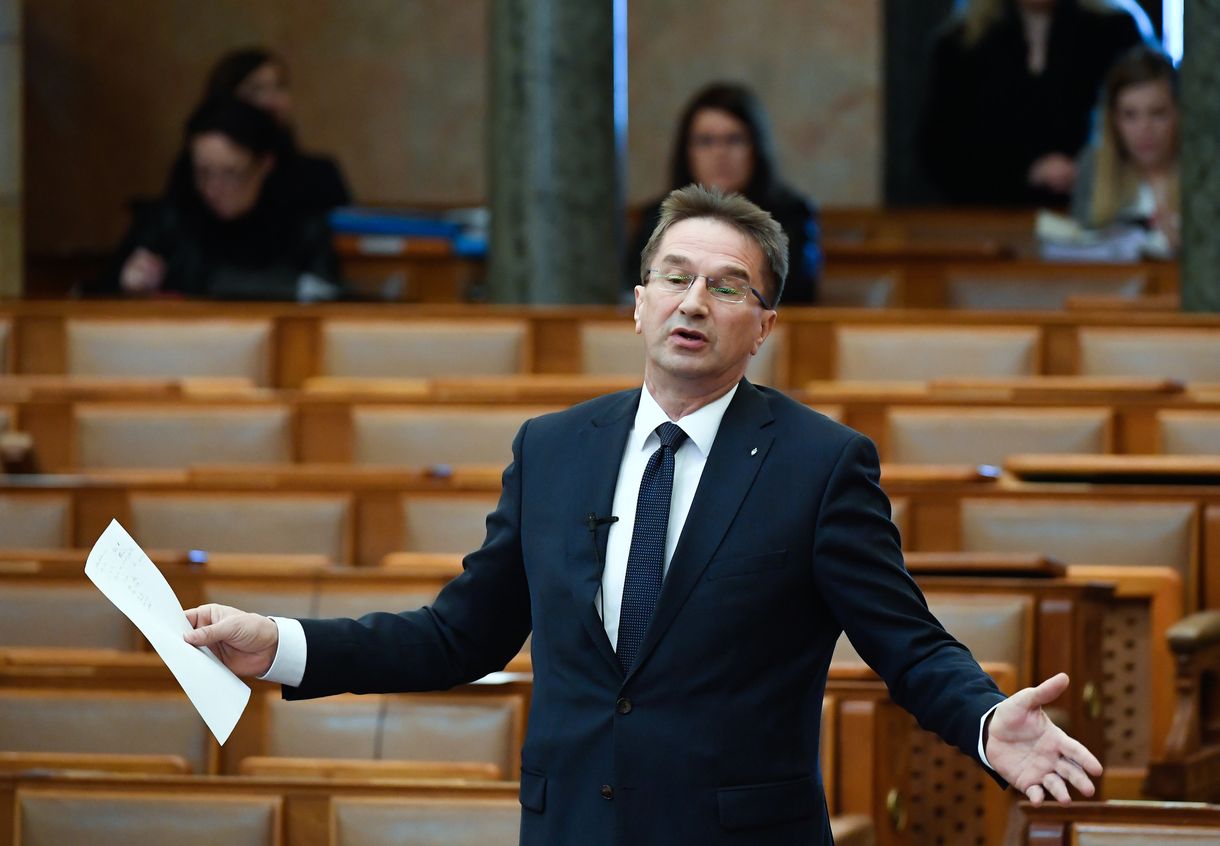A Schadl-dosszié: Völner volt Schadl meghosszabbított keze, ami más politikusok felé is elért – de kik ők?