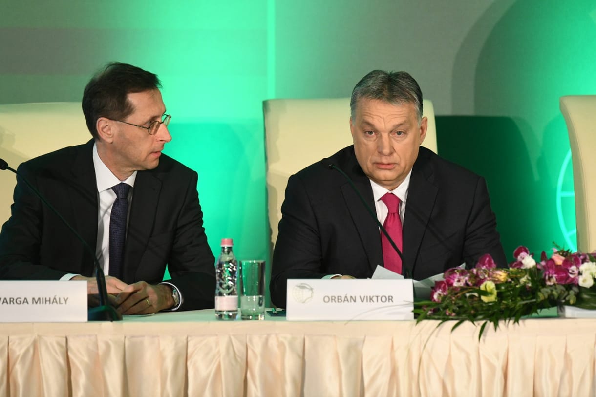 Jönnek a választások, megugrott a kormányzat adóssága