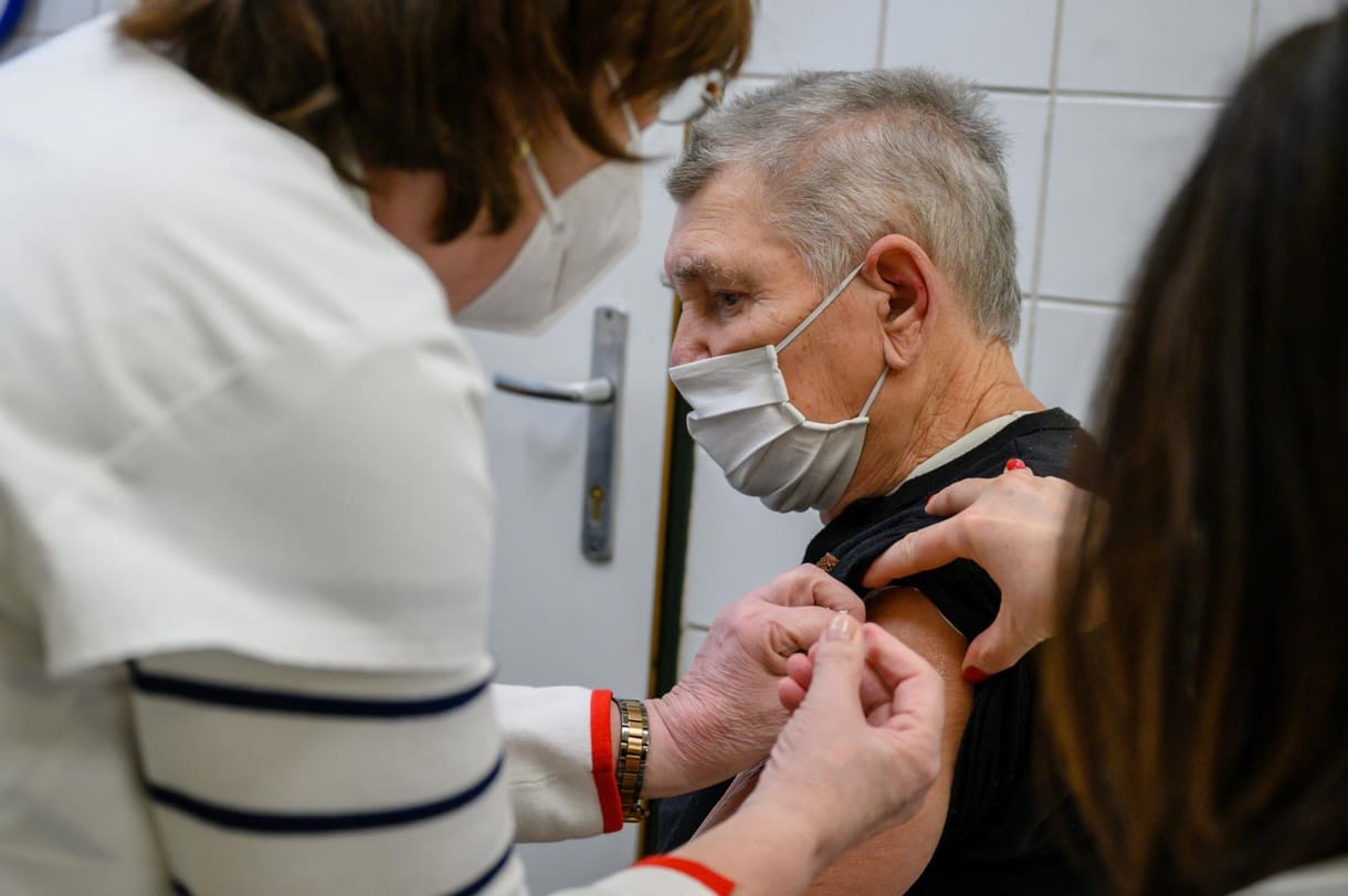 Akár 8 hónapig is védettek lehetnek azok, akik  koronavírus-betegek voltak