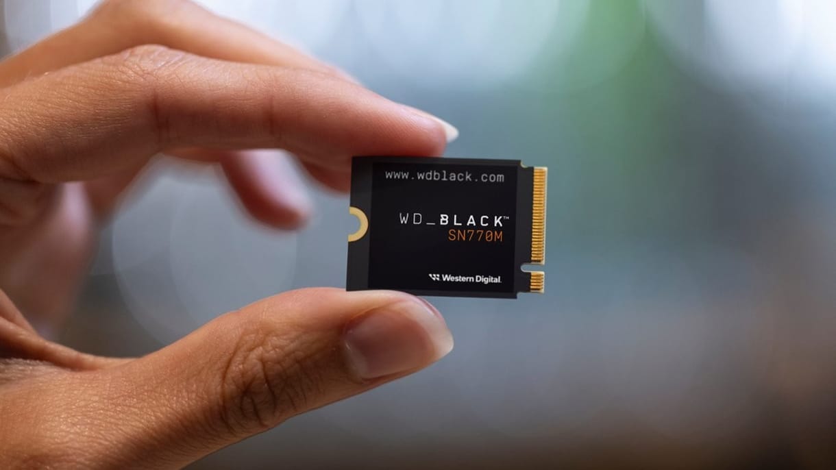 Amelyik játékkonzolba beteszik ezt a kis SSD-t, az hasíthat