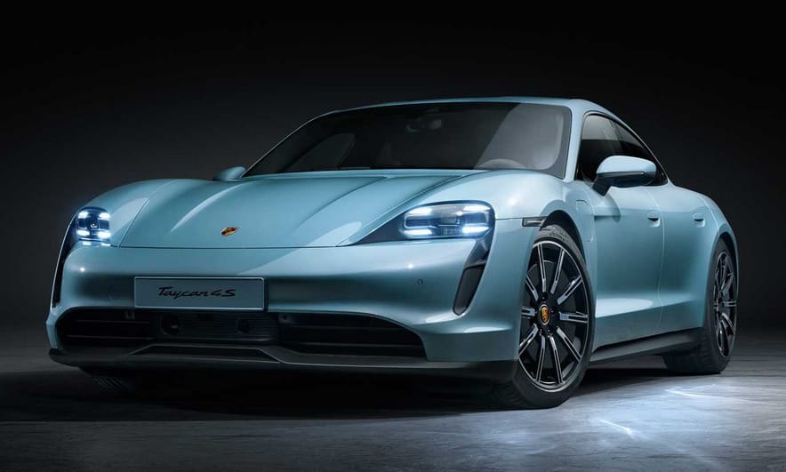 Kiválóan fogy a Porsche első elektromos autója
