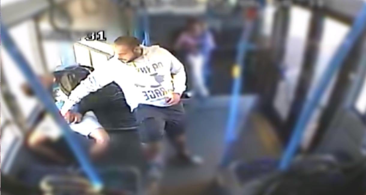 Látta ezt a férfit? Kifosztás miatt keresik – videó