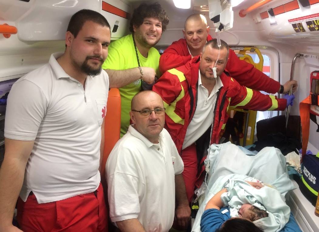 Nem volt idő kórházba menni, a pécsi mentőállomáson született meg egy kisbaba