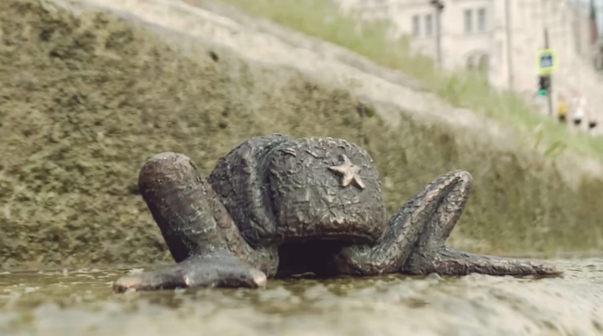 Kimászott Kolodko Dunába dobott usankája a vízből