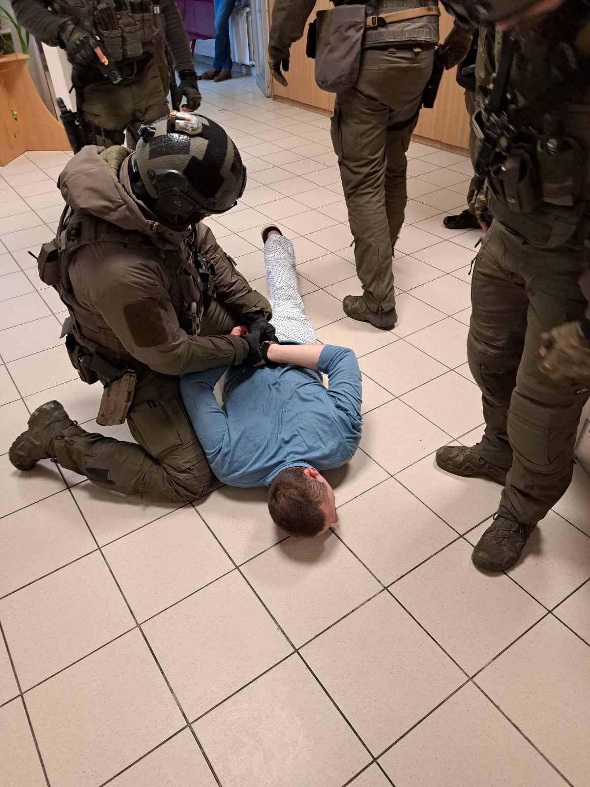 Egy német szatír miatt vonult ki a TEK egy budapesti pszichiátriára – videó