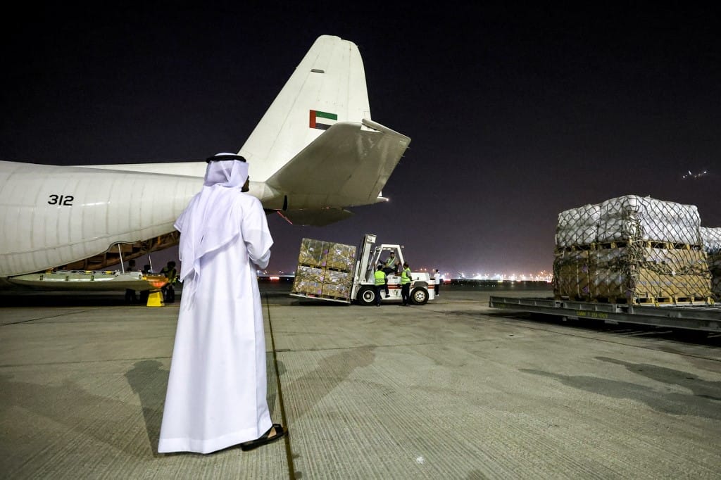 Átköltöztetik a dubaji nemzetközi repülőteret