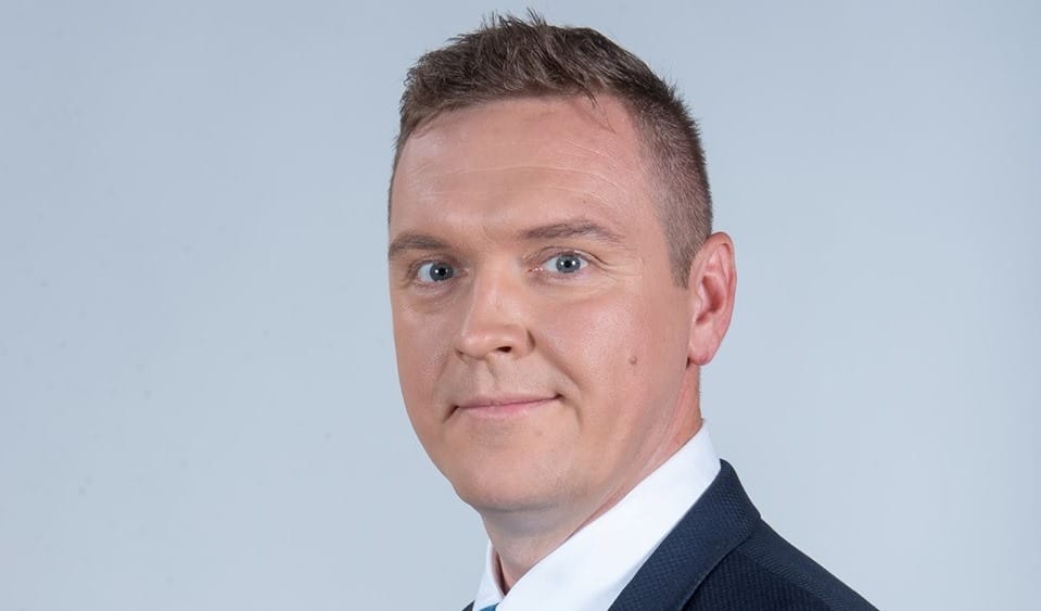 Mozgássérült gyerekkel kampányolt a fideszes polgármester