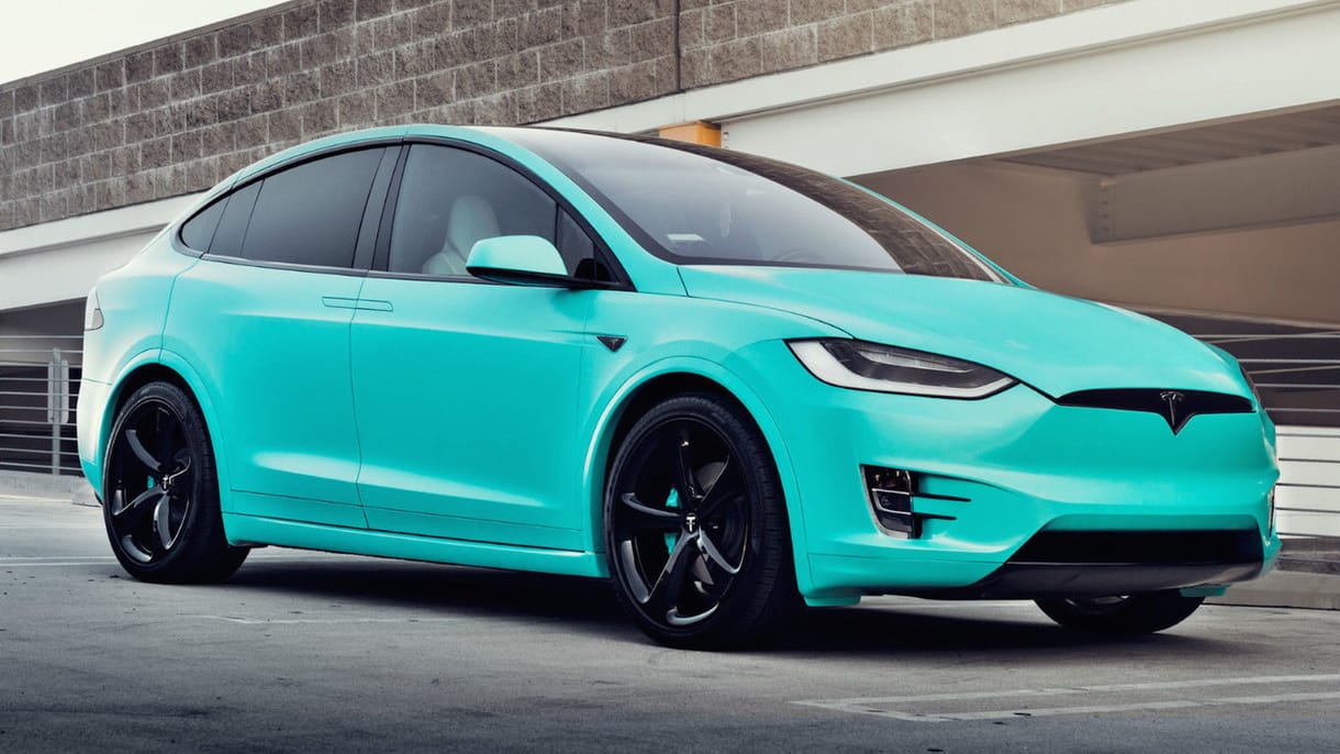 Ízlés kérdése egy ilyen 53 millió forintos Tesla