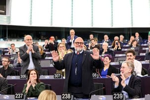 Luxemburgi alelnököt választottak az EP-ben a korrupciós botrányban érintett Eva Kaili helyére