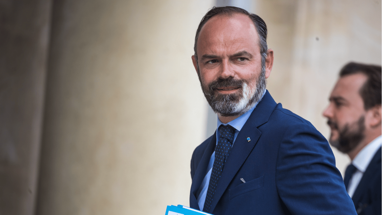 Lemondott a francia kormány