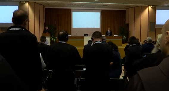 Van, ahol már tanítják: ördögűzés mobiltelefonnal