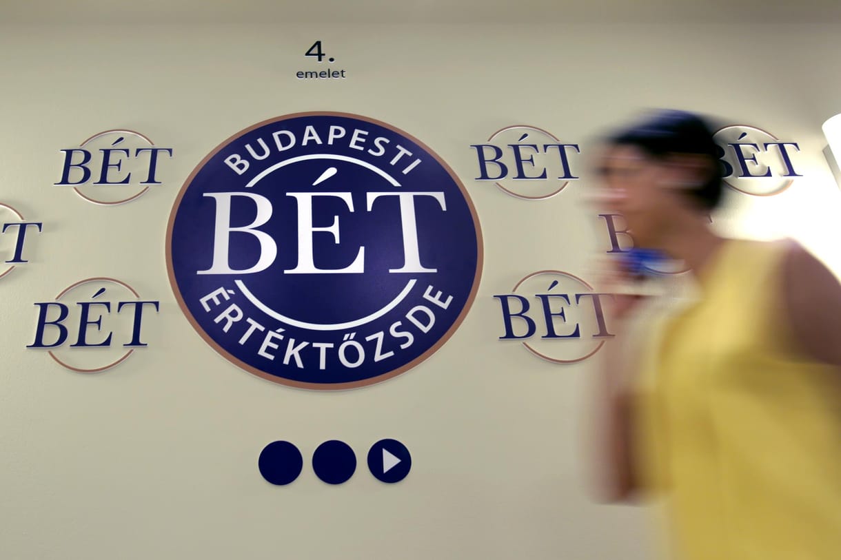 Közel 7 százalékot zuhant a BUX-index, durván szakadnak az OTP, a Mol és a Richter részvényei