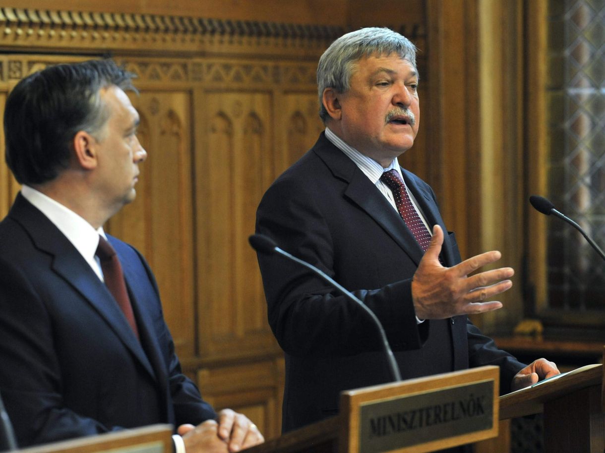 Orbán és Csányi Zürichbe utazik