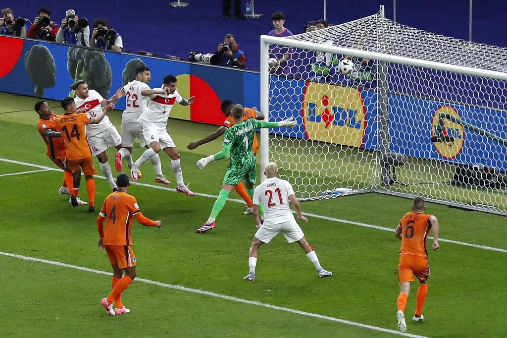 Hollandia fordulatos meccsen győzte le Törökországot a negyeddöntőben
