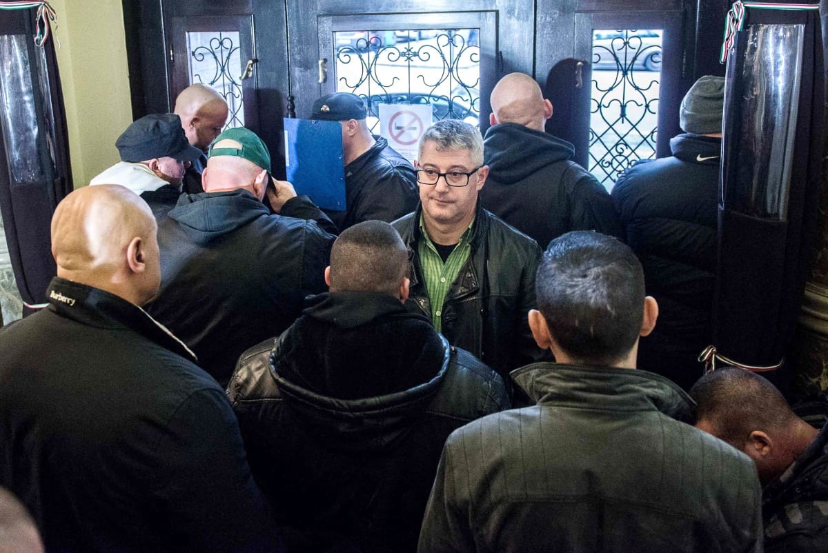 Ma utoljára lehetne tökösen odacsapni a kopaszoknak