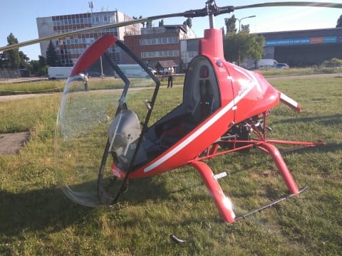 Visszazuhant a földre egy helikopter Budaörsön