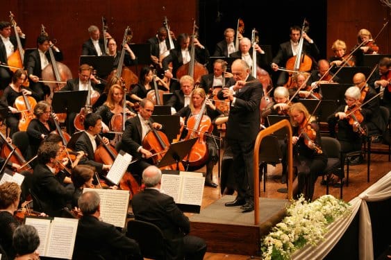 Bőkezű volt a New York-i Filharmonikusokkal Alec Baldwin