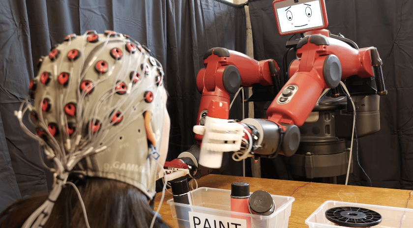 Gondolattal irányíthatóvá tettek egy robotot – videó