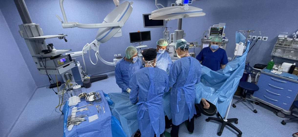 Robot asszisztált a debreceni műtétekhez, a páciensek másnap haza is mehettek
