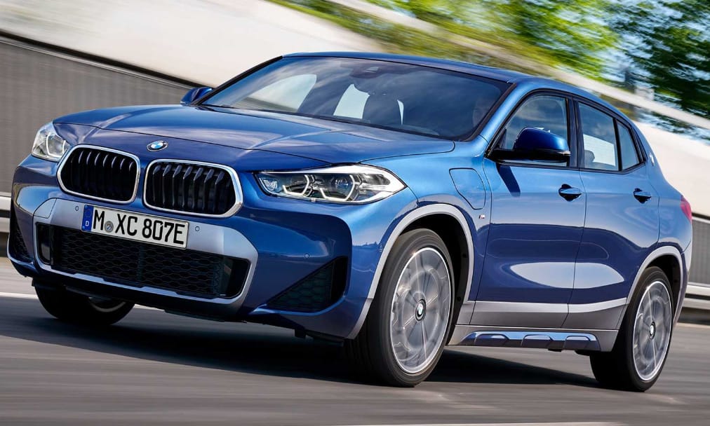 Itt a zöld rendszámos új BMW X2