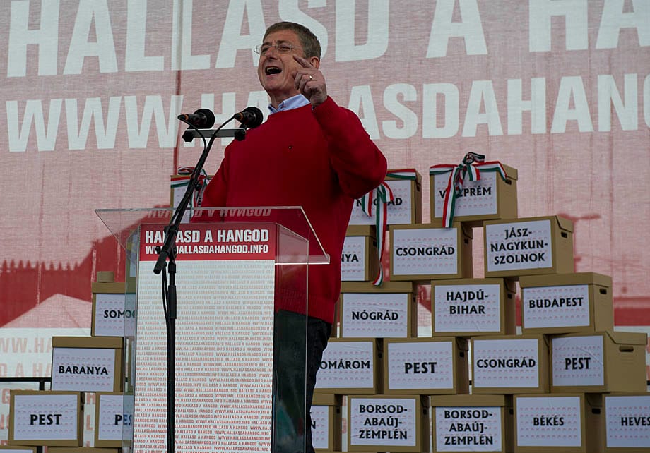 Május 1.: le kell váltani Orbán Viktor rendszerét mondta Mesterházy