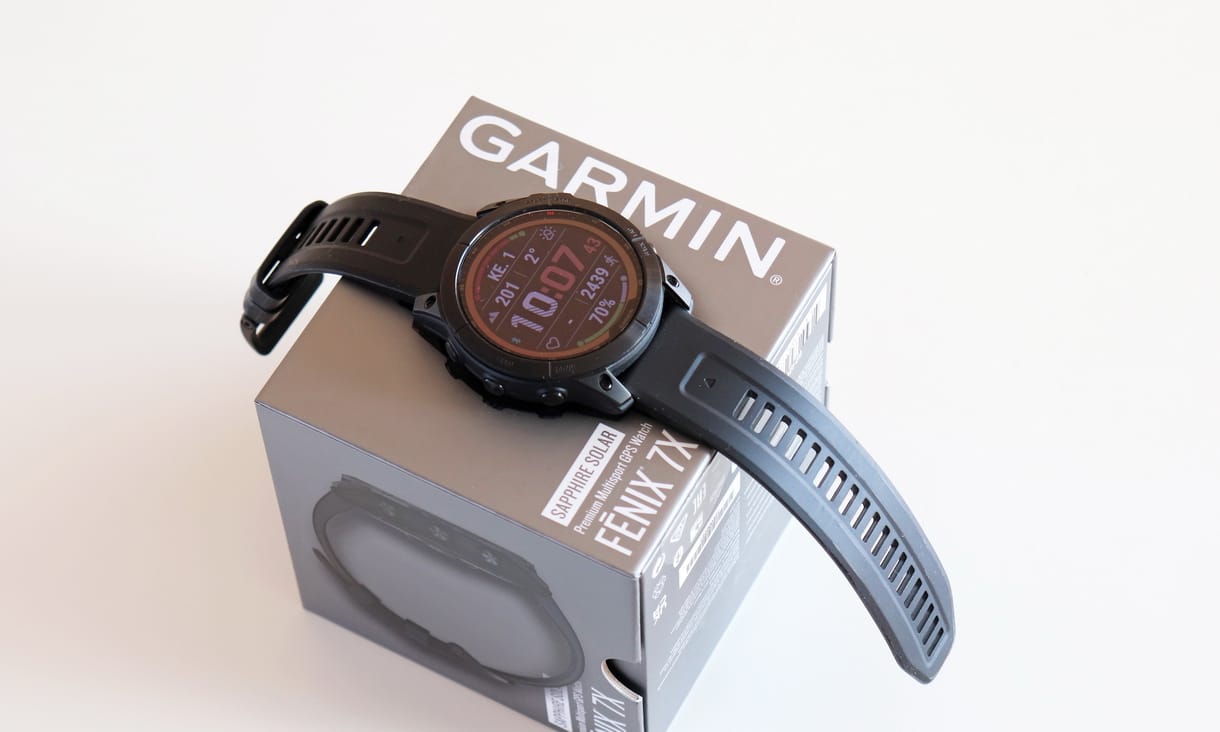 Az okos és sportos órák netovábbja: teszten a napelemes, elemlámpás Garmin Fenix 7X