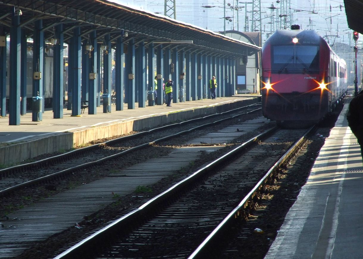 Kéne 3 új lift a tatabányai vasútállomásra! Egymilliárd lett, maradhat?