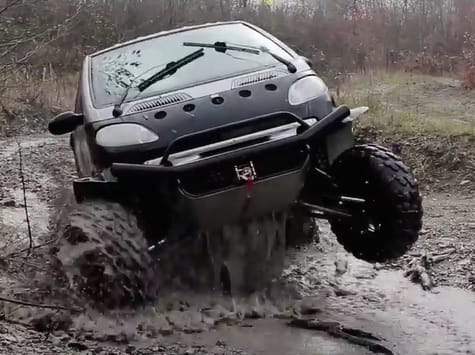 Ez az offroad Smart még egy UAZ-zal is felvenné a versenyt – videó