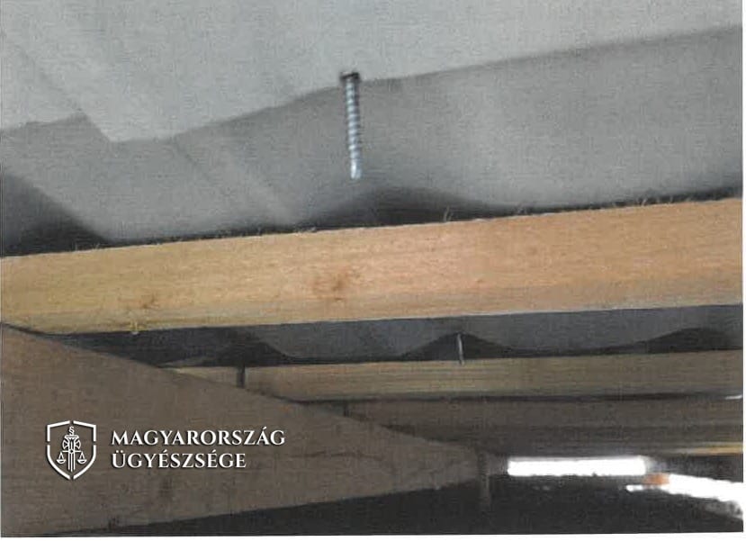 A megbeszélt munkadíj dupláját követelték a zsaroló tetőfedők, bíróság elé állnak