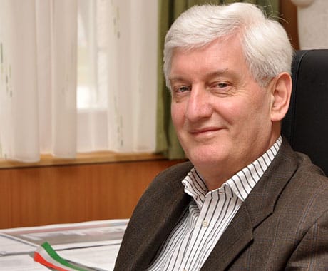 Pénzt fizetett, majd kétes díjat kapott a pécsi egyetem