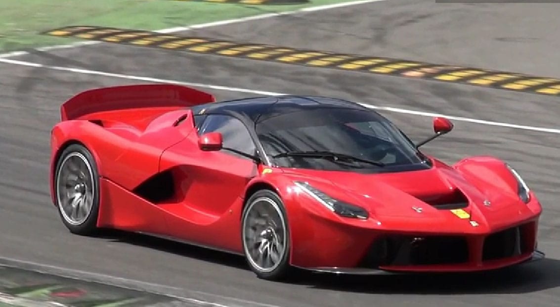 Így ordít a készülő legveszedelmesebb Ferrari - videó