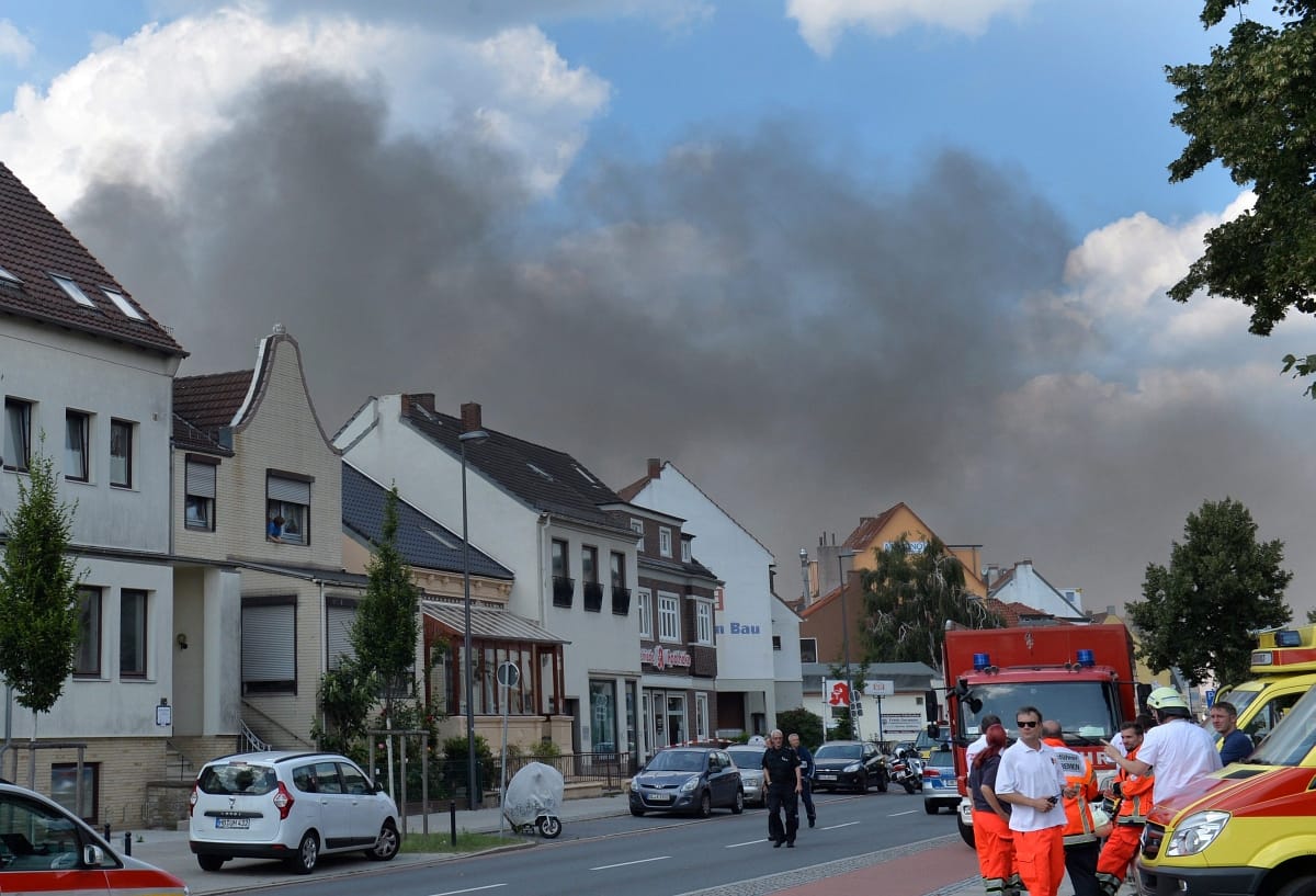 Kisrepülő csapódott egy épületbe Brémában, ketten meghaltak