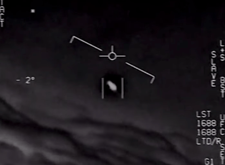 Mi ez, UFO? Itt a jelentés a videóról, amelyen egy tényleg furcsa repülő tárgyat rögzített az amerikai légierő