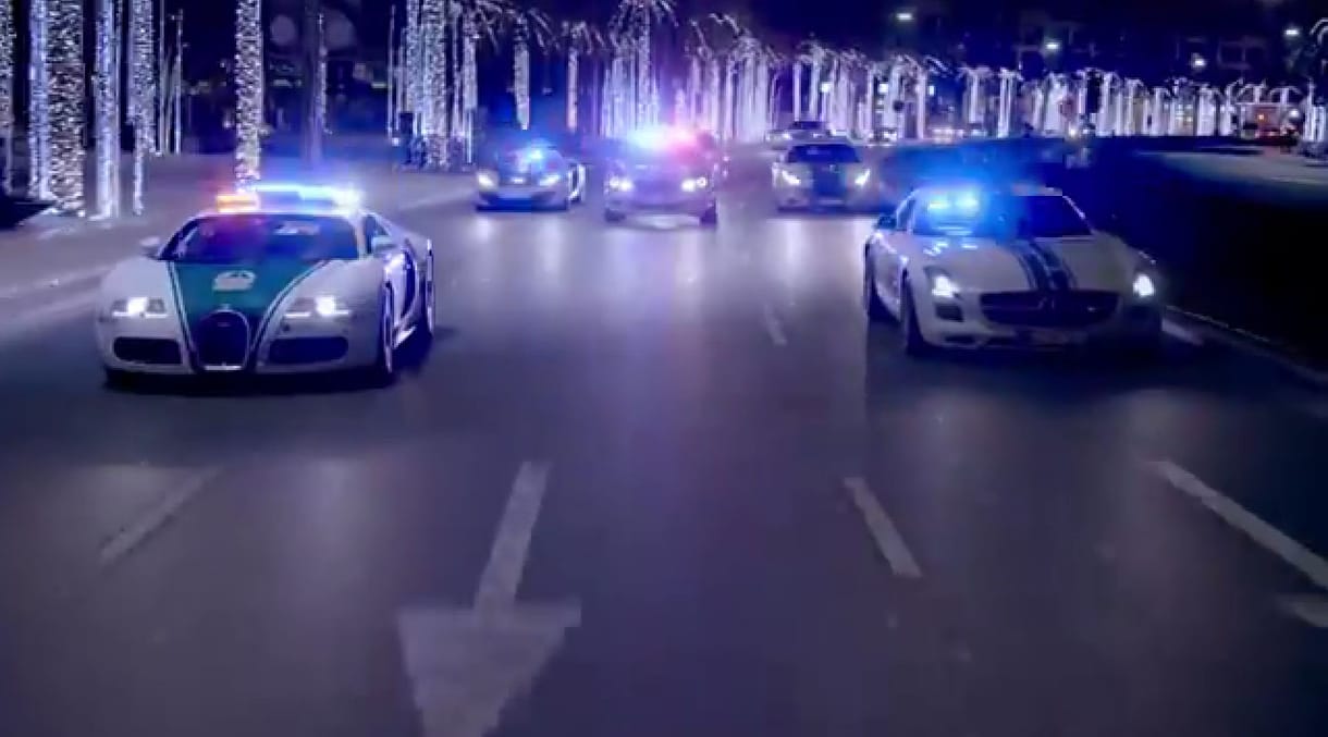 Látványos videóban kérkednek szuperverdáikkal a dubaji zsaruk