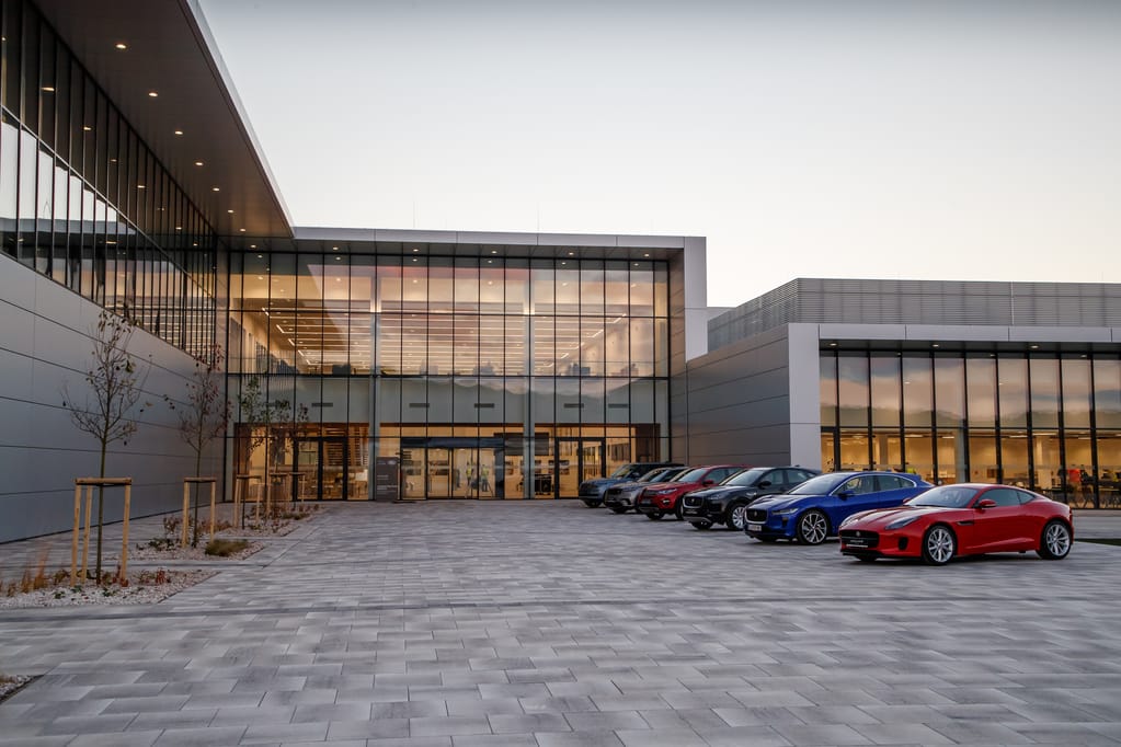 Látta már a szlovákok Jaguar Land Rover gyárát?