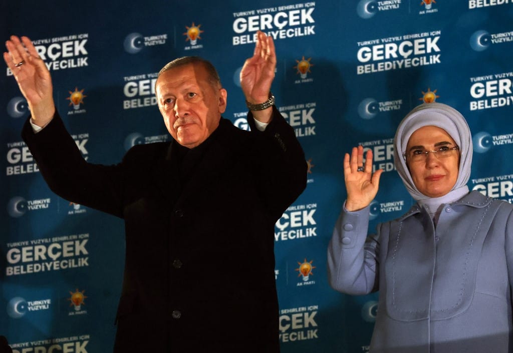 Erdogan pártja országszerte vesztett az önkormányzati választásokon