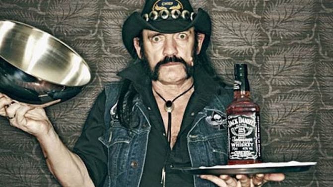 Ezt nem láttuk jönni: David Bowie-t dolgozott fel a Motörhead