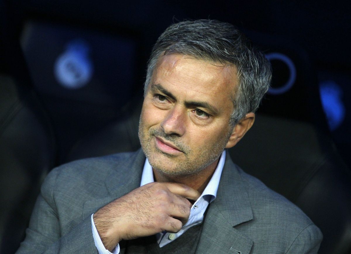 A foci tele van Einsteinekkel: kibukott kritikusaira José Mourinho