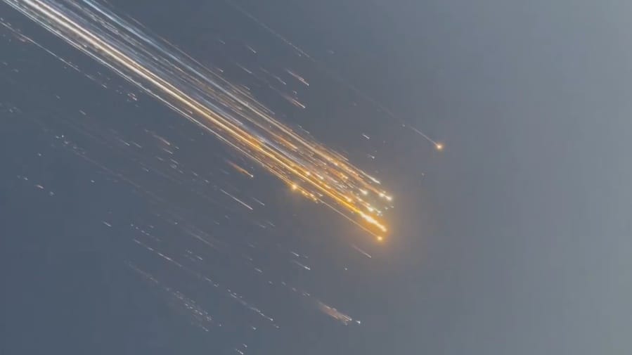 Több tucat repülőgép kényszerült kerülő útra a felrobbant Starship potyogó darabjai miatt