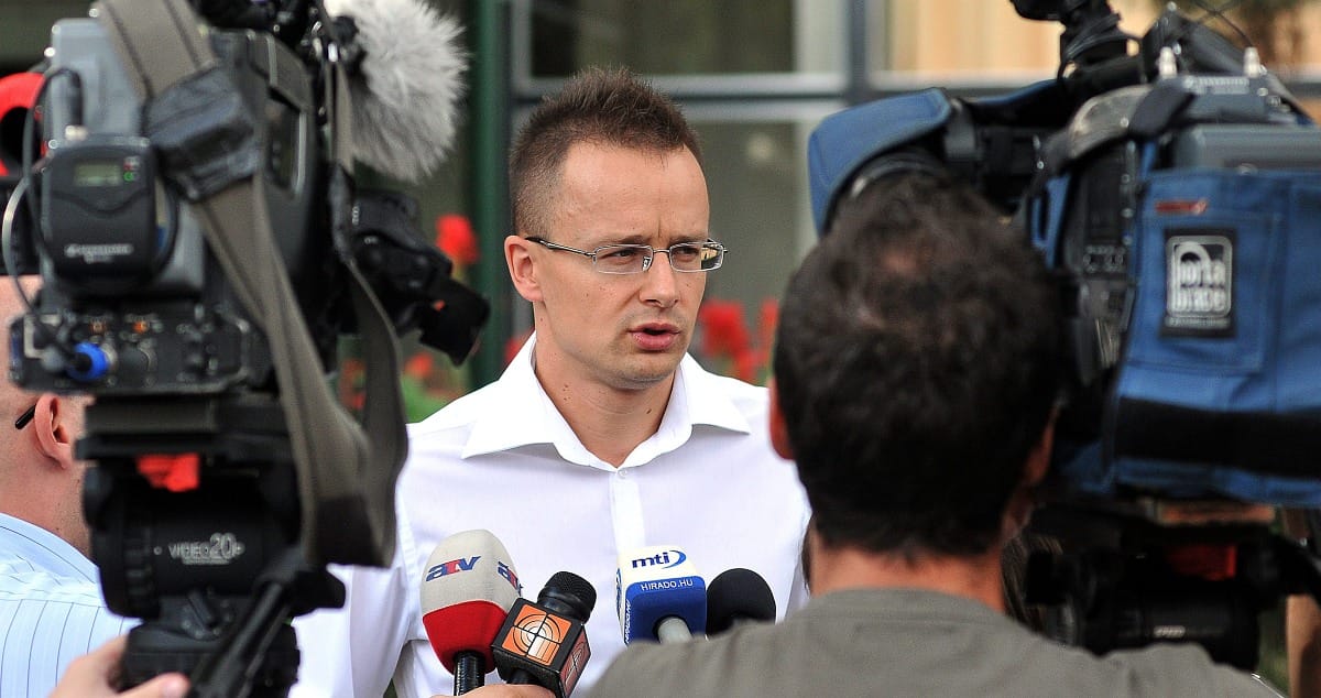 Okulásul meghívták Szijjártót Hollandiába