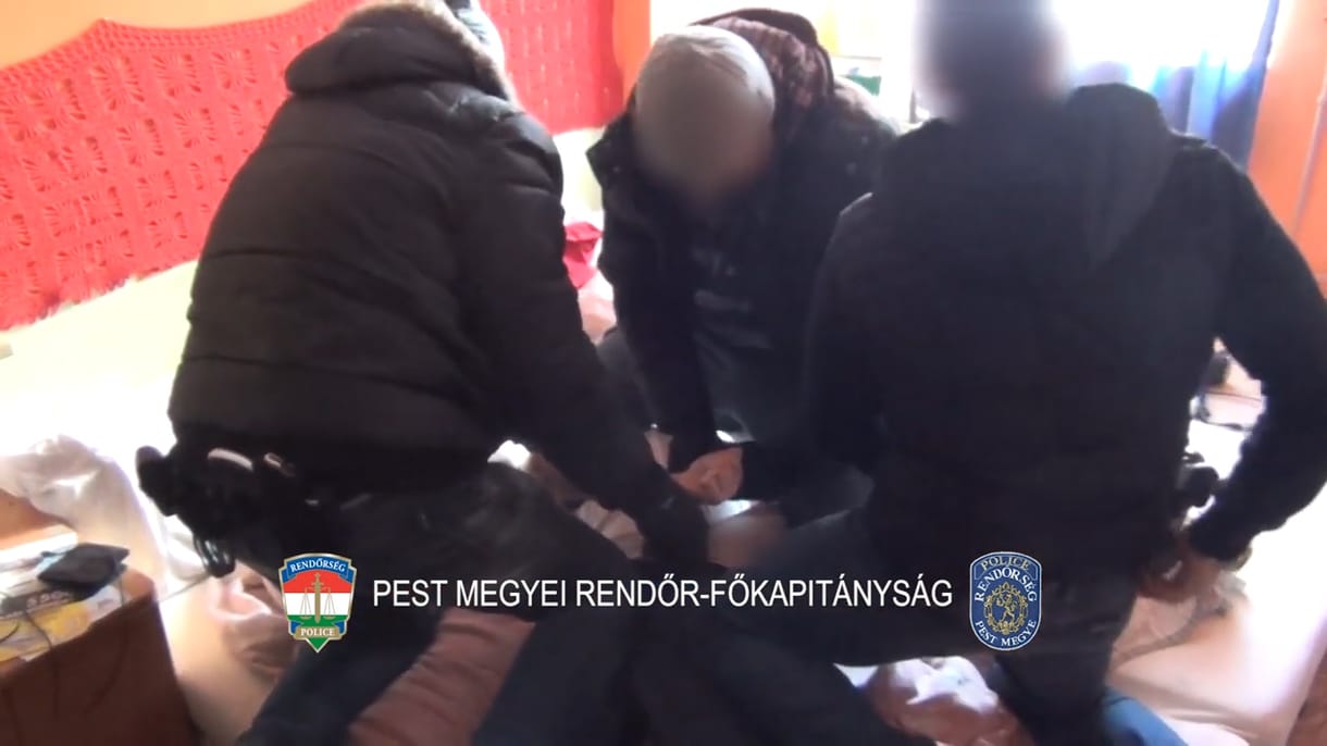 Unokázós csalókra csaptak le a rendőrök – videó