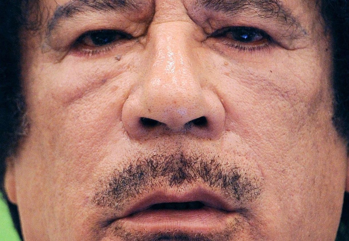 Döbbenetes, de Kadhafi befagyasztott milliárdjai ma is szépen kamatoznak valakinek, vajon kinek?