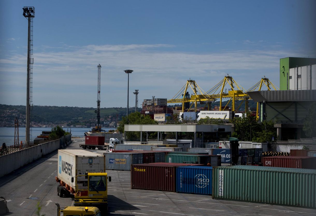 Végre tényleg megvette a trieszti kikötőt a kormány, de azt továbbra sem tudni, minek
