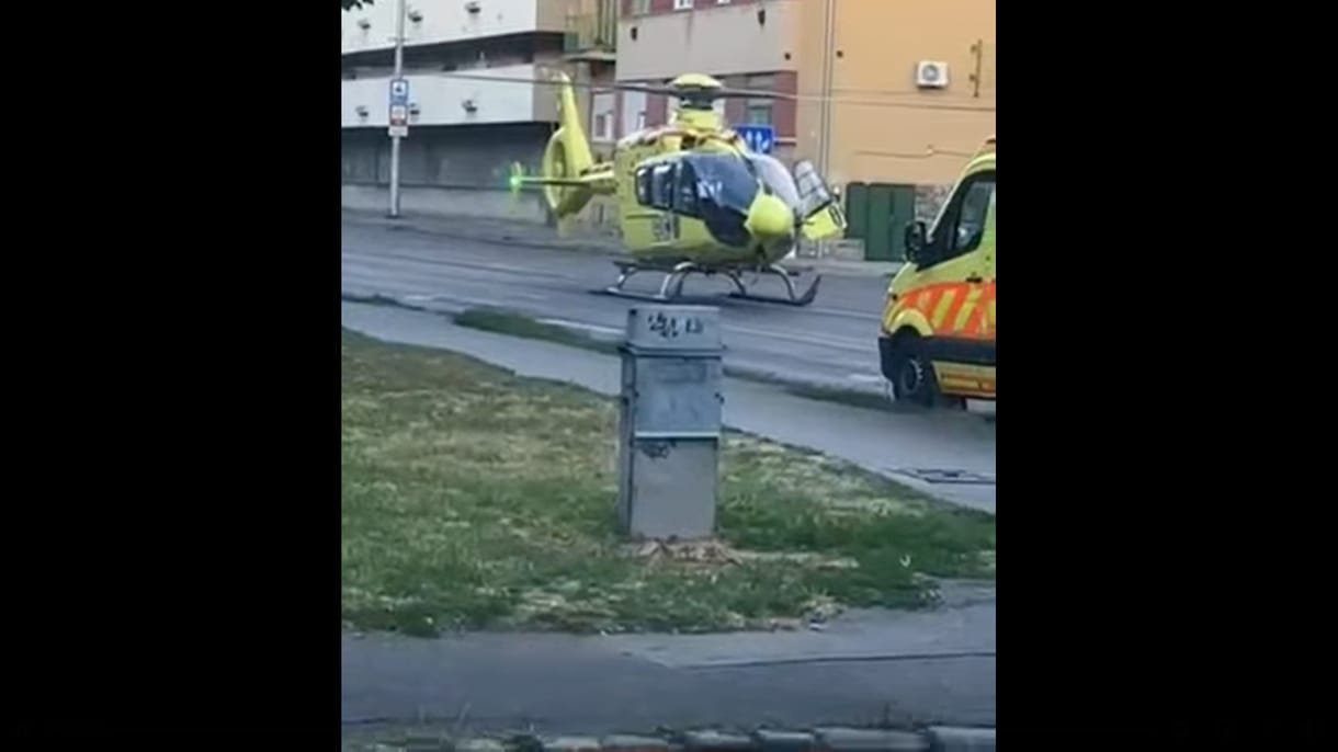Mentőhelikopter szállt le Pécs belvárosában, egy csecsemőhöz kellett kihívni