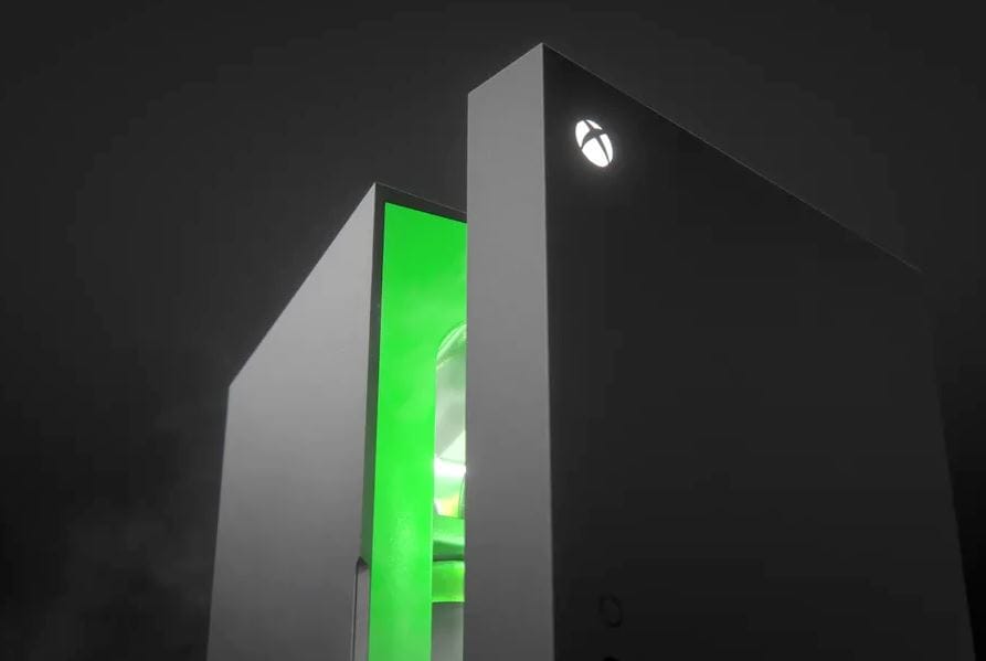Mától rendelhető a Microsoft hűtőszekrénye, ami pont úgy néz ki, mint egy Xbox