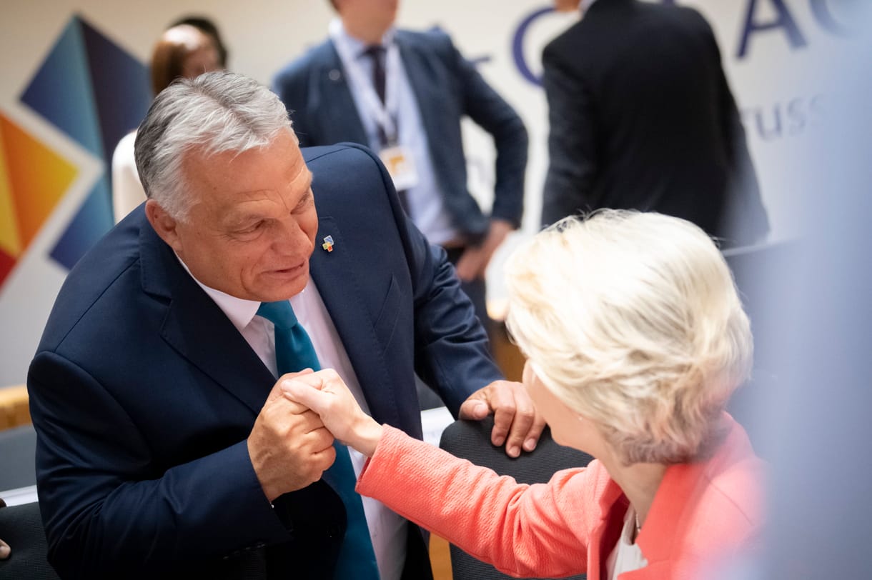 Hogyha 26-an így döntenek, menjenek a maguk útján – mondta Orbán, aki kisétált a teremből az Ukrajna EU-s csatlakozásáról szóló szavazás előtt