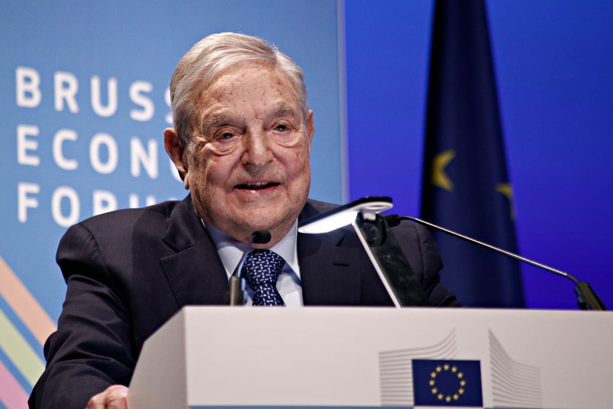 Orosz káröröm: Soros Trump ellen játszik a tőzsdén, de egyelőre veszít