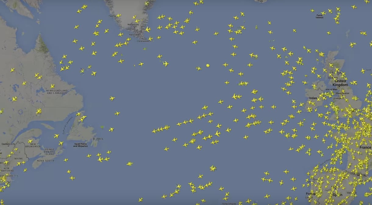 Videó: így repül több mint 2000 repülőgép az Atlanti-óceán felett